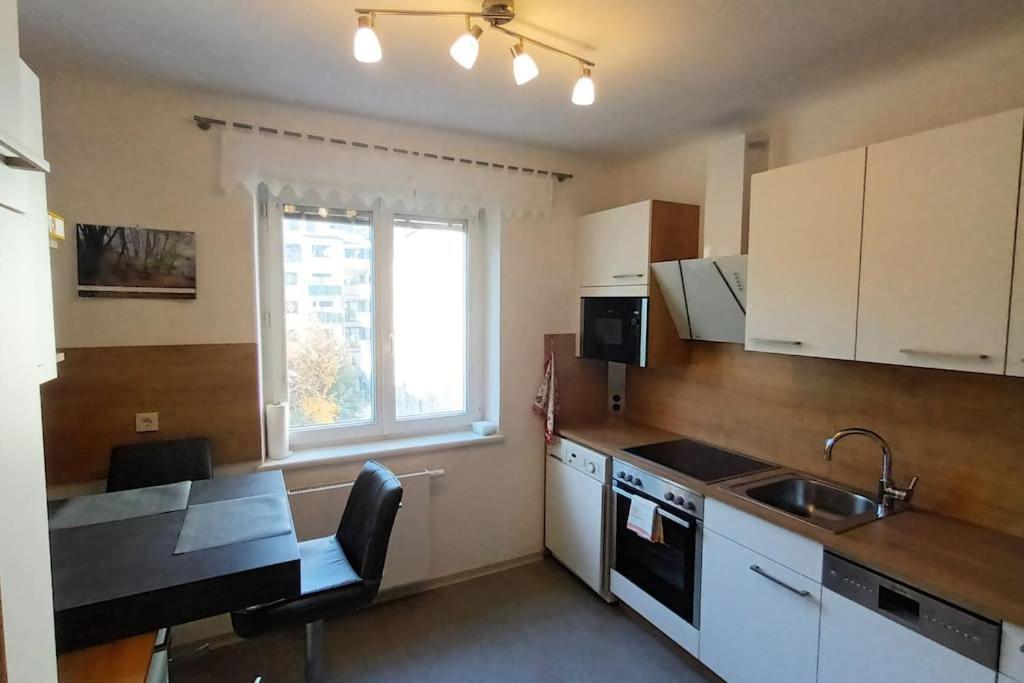 Modernes Apartment In Wien Esterno foto