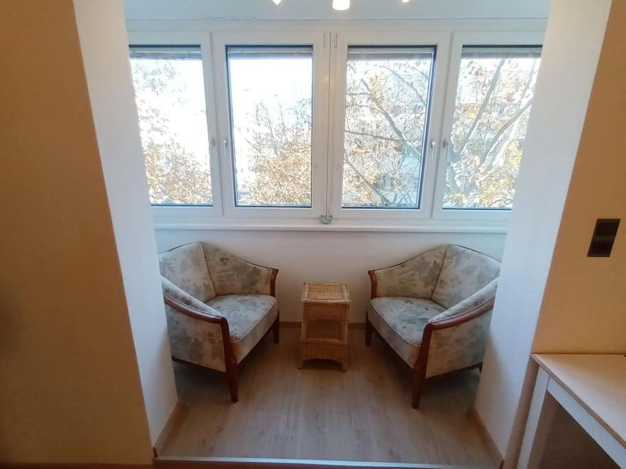 Modernes Apartment In Wien Esterno foto